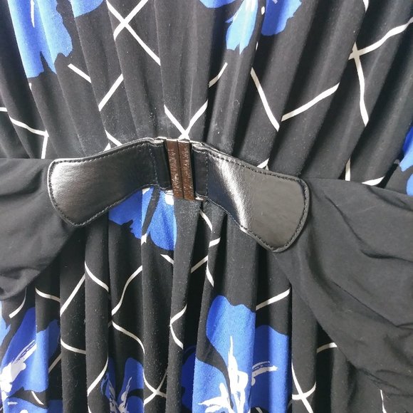 Black and Blue Flower Dress - Picture 4 of 7